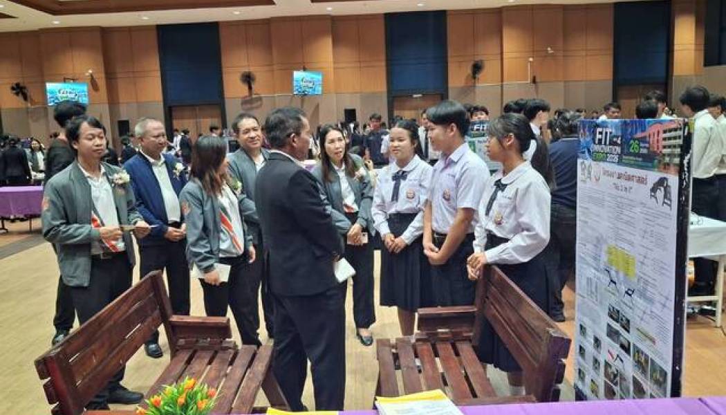 โรงเรียนเดื่อศรีไพรวัลย์ คว้าเกียรติยศเวทีระดับมหาวิทยาลัย! คว้ารางวัลรองชนะเลิศอันดับ ๓ ประกวดโครงงานและนวัตกรรมด้านคณิตศาสตร์ ในงาน 