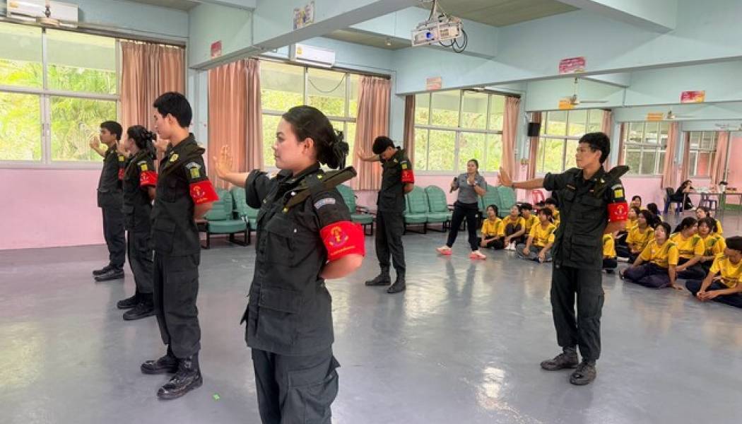 🚦🏍️ ขับขี่ปลอดภัย ใส่ใจกฎจราจร! เดื่อศรีไพรวัลย์จัดอบรม 